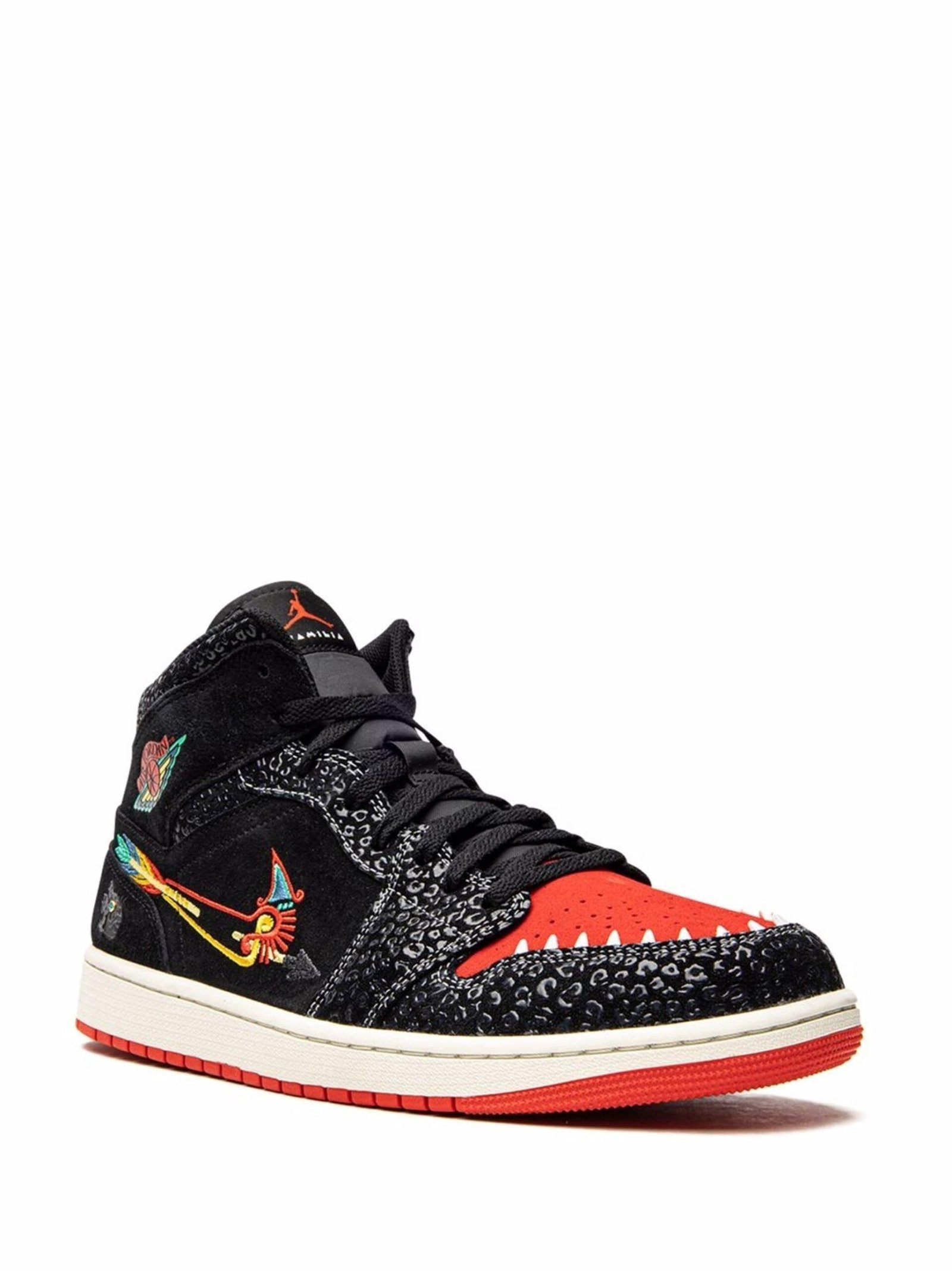 Alternative view of Jordan retro 1 mid gs SIEMPRE FAMILIA