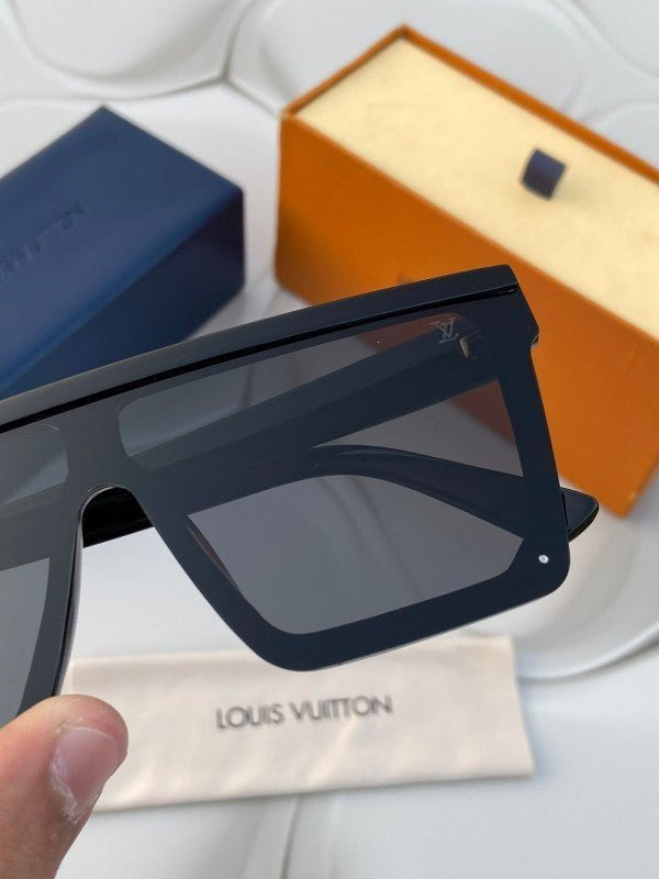 Alternative view of Branded LV Sunglasses Guru full black(With Original Kit)