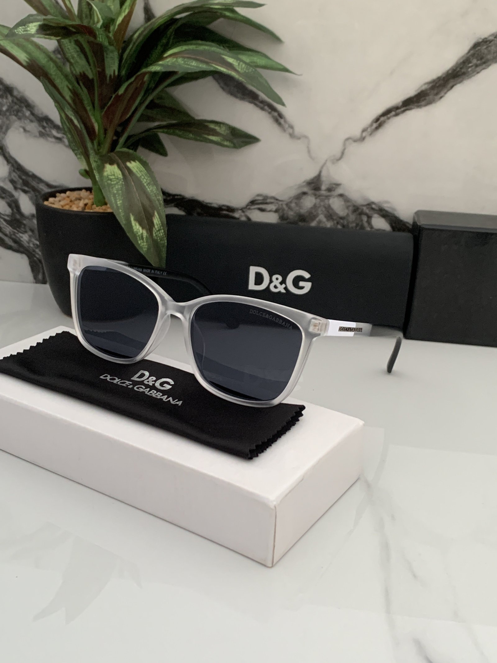 Branded D&G White Black Sunglasses (With Original Kit) - Image 3