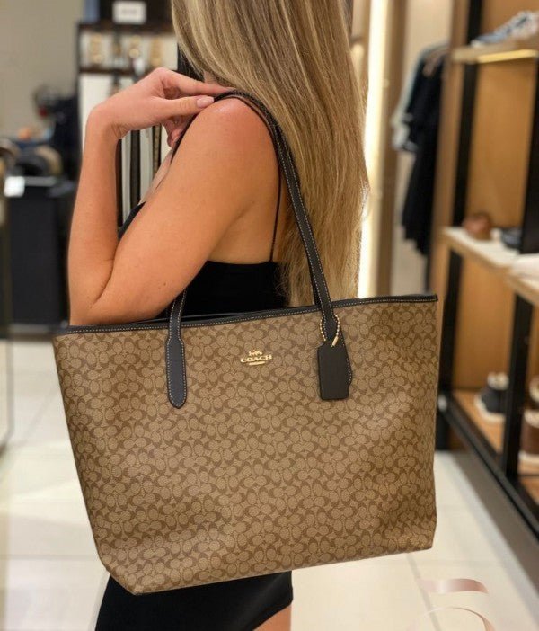 Branded Signature City TOTE Bag With Box Eddition (CH-1152) - Image 3