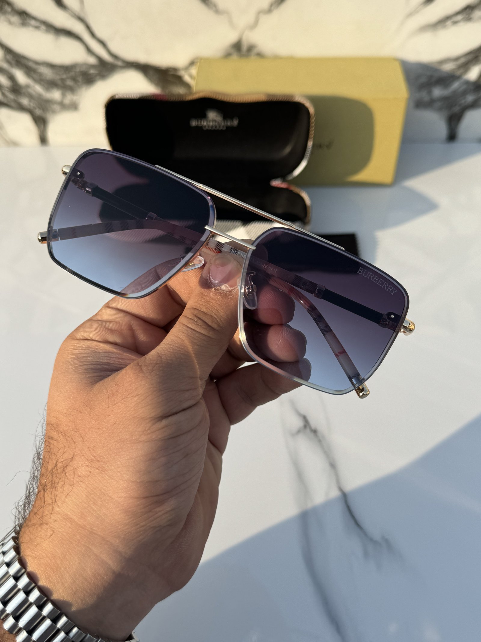 Branded Sunglasses _23066_gold_blueshaded(With Original Kit) - Image 3