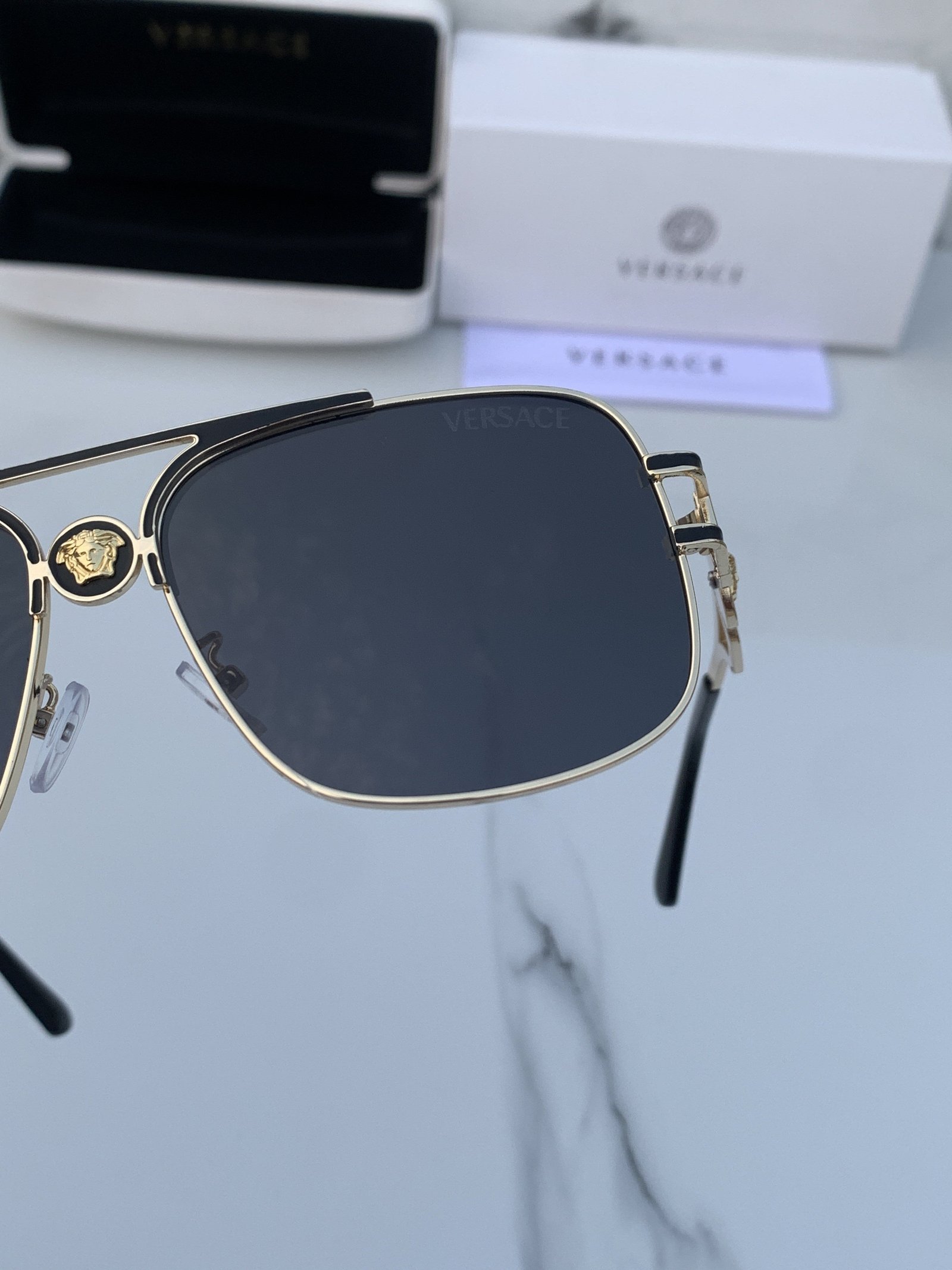 Branded Sunglasses 3628_square_goldblack (With Original Kit) - Image 3