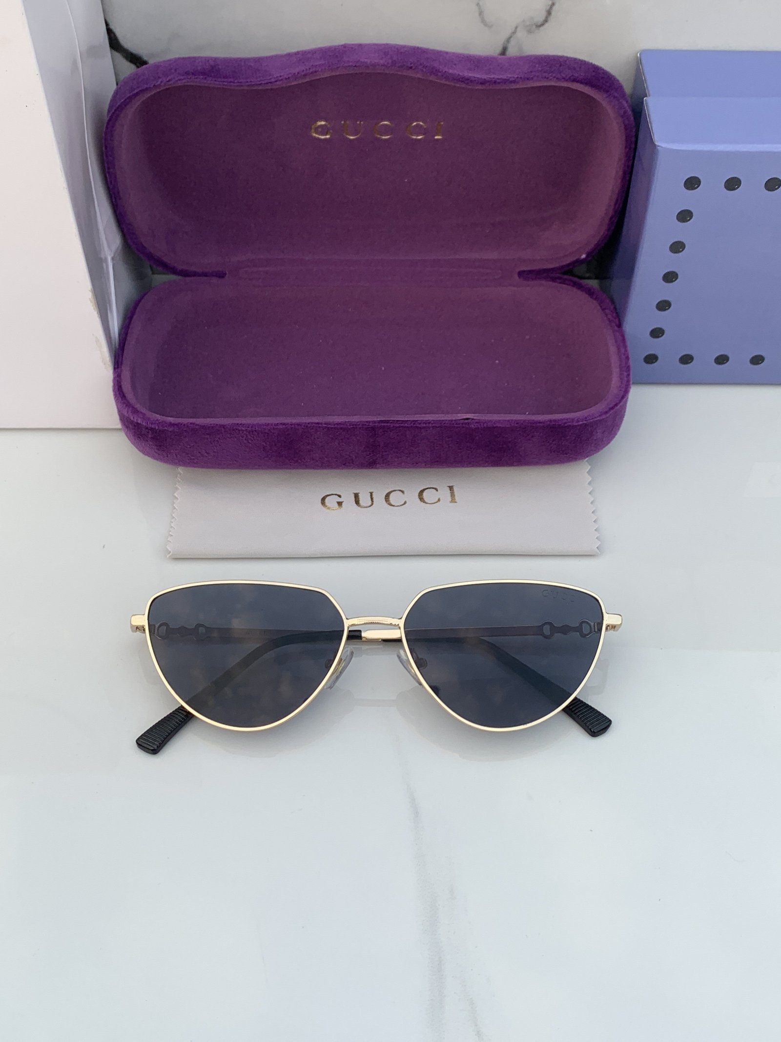 Alternative view of Branded Sunglasses Cateye_goldblack (With Original Kit)