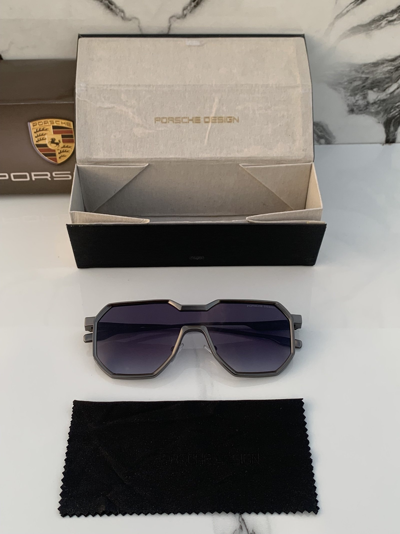 Alternative view of Branded Sunglasses design 98145 black shaded (With Original Kit)