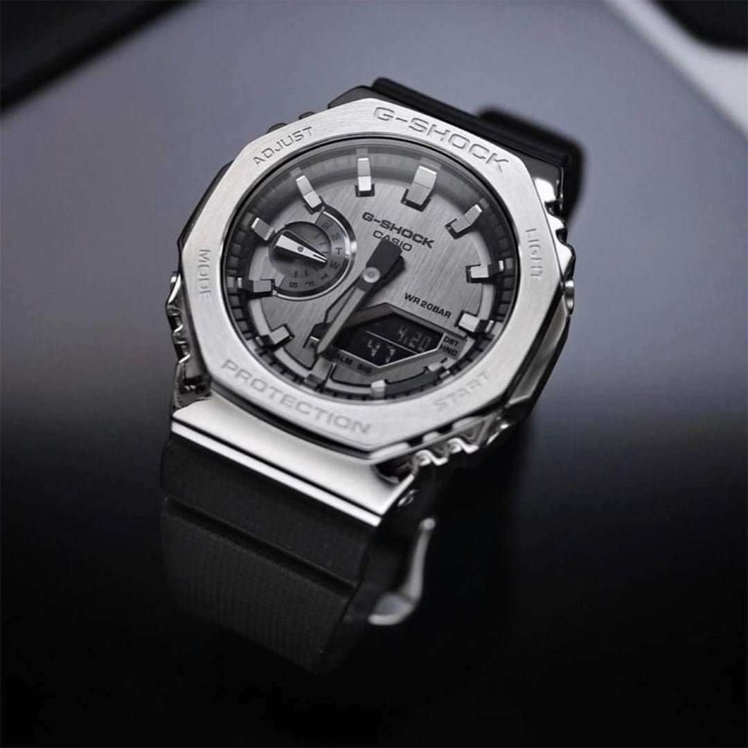 G-SHOCK GM 2100 SILVER BLACK PRIMIUM QUILTY WATCH - Image 4