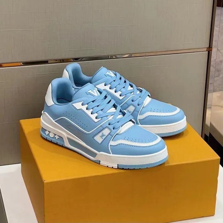 Alternative view of LOUIS VUITTON