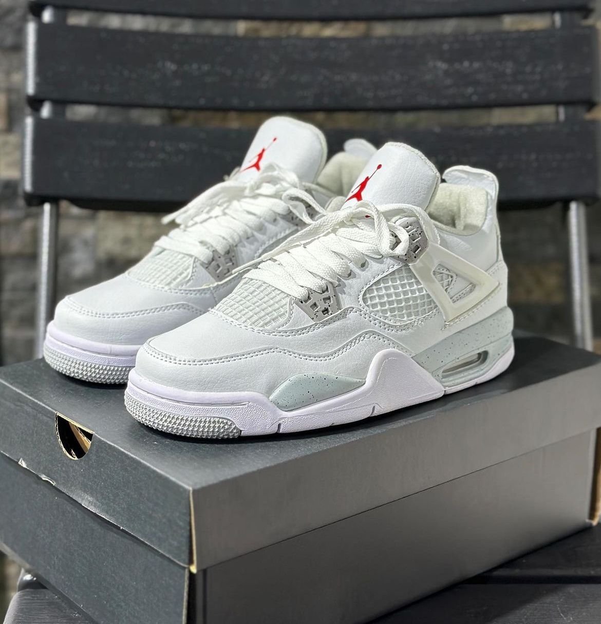 Alternative view of NIKE AIR JORDAN RETRO 4