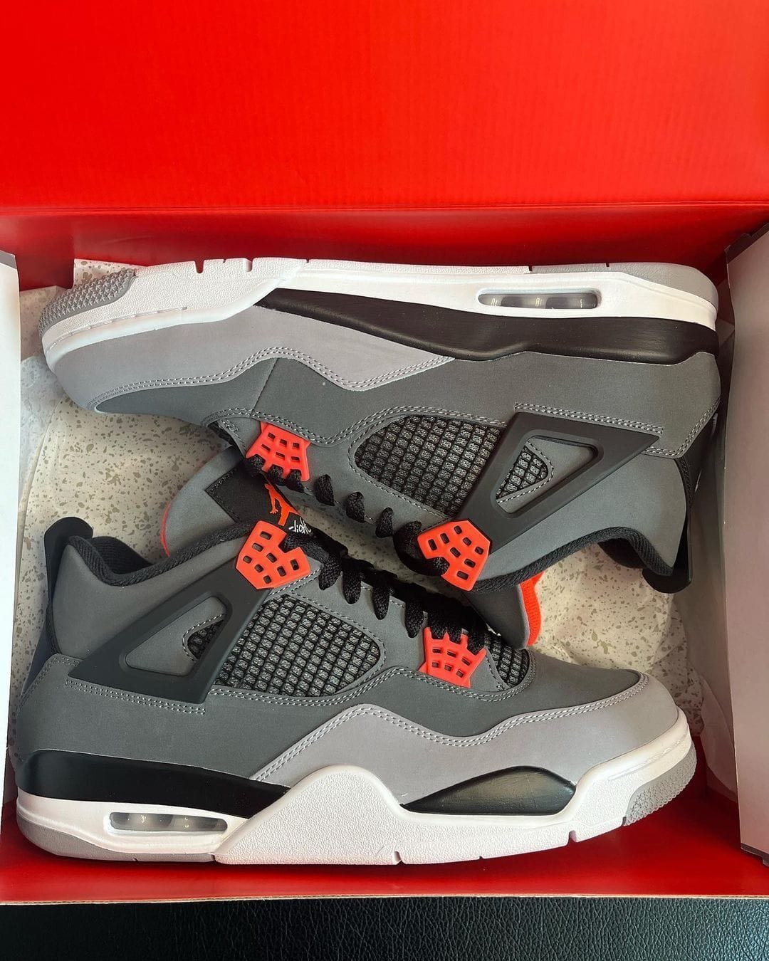 NIKE AIR JORDAN RETRO 4 - Image 3