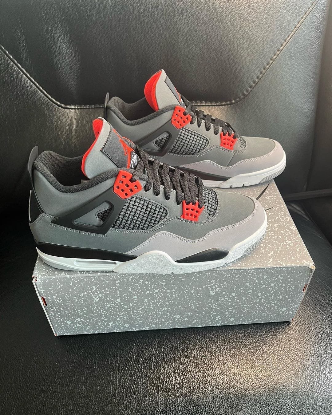 NIKE AIR JORDAN RETRO 4 - Image 4