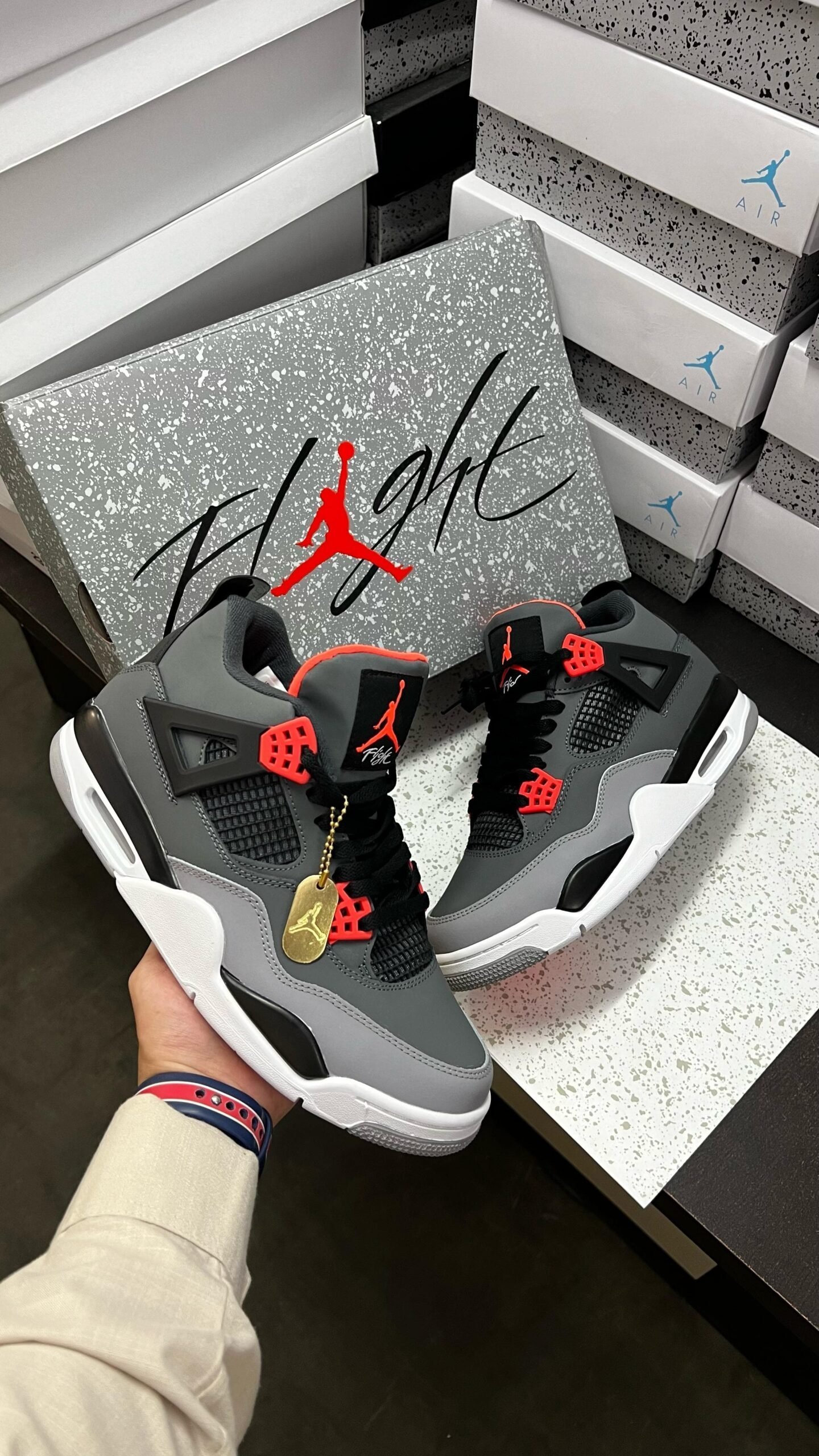 NIKE AIR JORDAN RETRO 4 - Image 7
