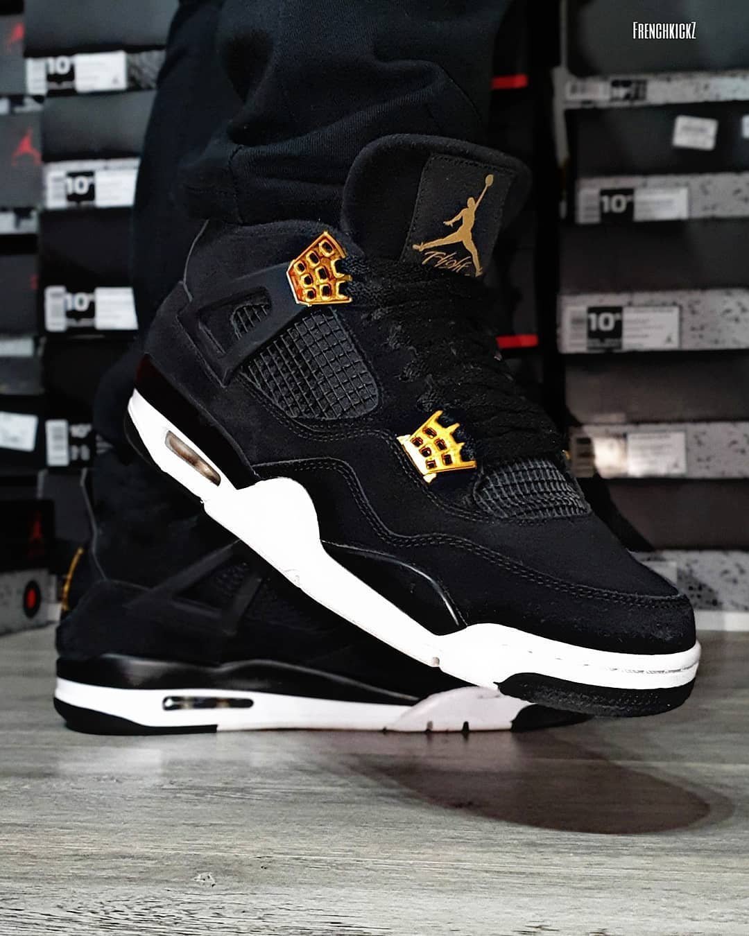 NIKE AIR JORDAN RETRO 4 - Image 3