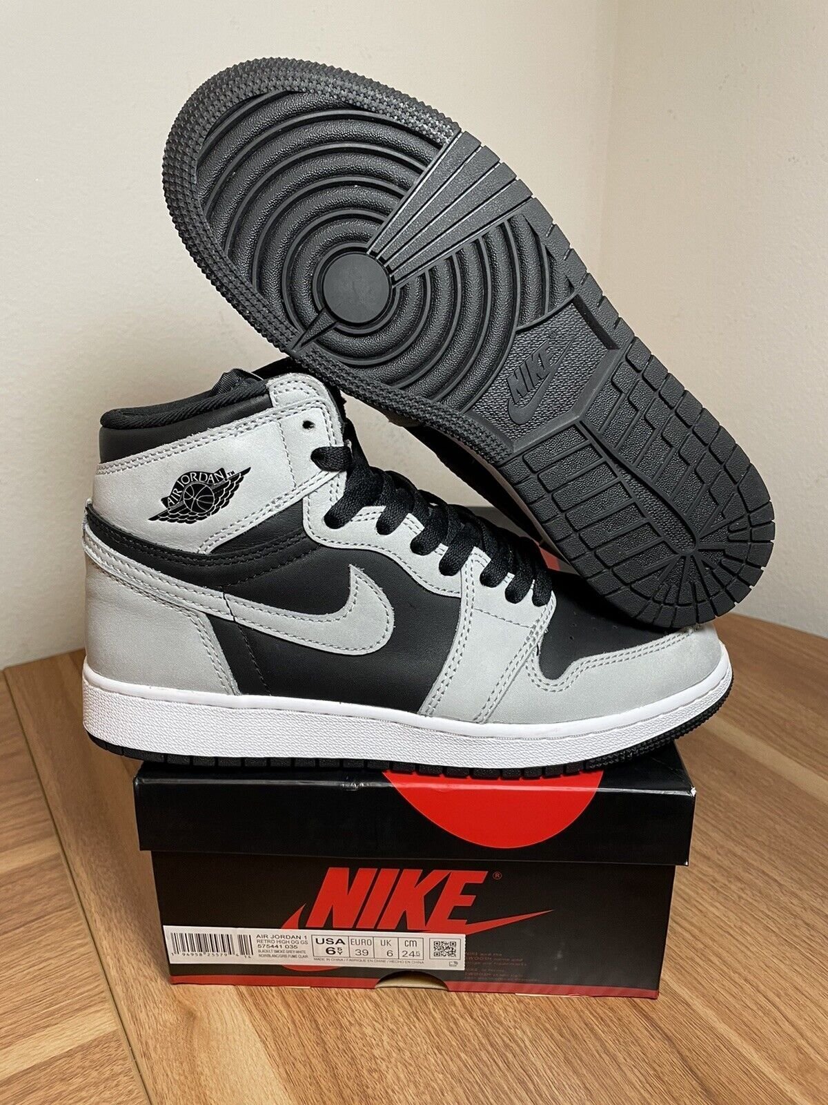 Branded Retro 1 shadow 2.0 with extra laces - Image 3